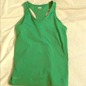 Nike fit dry workout tank